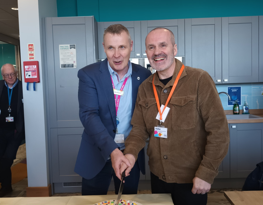 Ongo Study Visit 220426 Matthew Steve Cake Cut